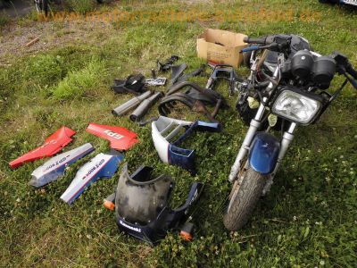 Kawasaki_GPZ_900_R_ZX900A_Streetfigher-Wrack_180-55_ZR17_Hinterrad_Auspuff_eloxiert_-__wie_GPZ_750_R_1000_RX_ZX10_5.jpg