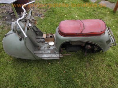Hans_Glas_Goggo_200_Motor-Roller_Oldtimer_Veteranen-Roller_Bj__1955_mit_ILO-Motor_M_200_V_-_wie_Goggo_125_150__6.jpg