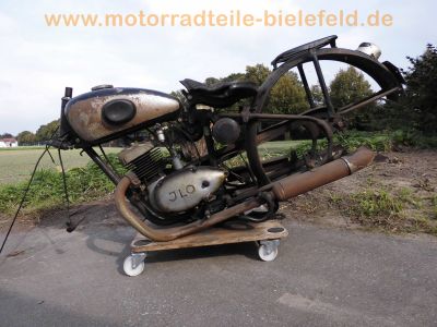 Meister_M55J_123_ccm_Bj__1950_MEISTER_Fahrradwerke_Bielefeld_mit_ILO-Motor_-_wie_M53J_118ccm_o__M59J_174ccm_o__M61J_197ccm__3.jpg