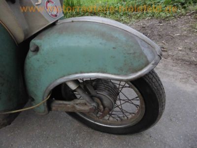 Lohner_Sissy_50_Moped-Roller_aus_Oesterreich_26.jpg