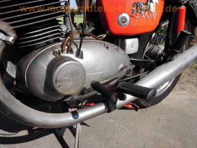JAWA_350_Californian_Typ_362_Zweizylinder_-_wie_Typ_14_354_UR_633_Bison_634_64.jpg
