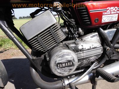 Yamaha_RD_250_Typ_522_Zweitakt-Zweizylinder_rot_-_wie_521_1A1_RD_200_400_DX_31.jpg