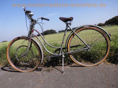 Victoria_Oldtimer_Fahrrad_f__Hilfsmotor_mit_Riemenantrieb_Originallack_1.jpg