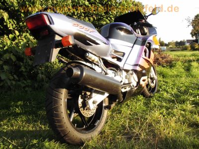 Honda_CBR_600_F_F2_PC25_hellblau_sehr_gepflegt_26tkm_-_wie_PC31__2.jpg