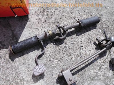 Puch_200_Doppelkolben-Motor_Zylinder_Kolben_Zylinderkopf_Zuendung_Lichtmaschine_-_wie_Puch_R_M_125_150_175_200_250_55.jpg