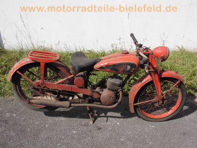 Puch_Oldtimer-Motorrad_-_ggf__Vorkrieg_bzw__Puch_125_150_175_200_220_250_350_S4_TL_SV_SGS_TFS_84.jpg