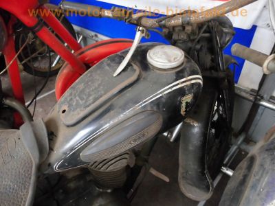 DKW_RT_125_W_Bj__1950_-_wie_IFA_MZ_RT_125_150_ES_DKW_RT_100_NSU_FOX_3.jpg