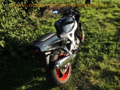 Honda_CBR_900_RR_Fireblade_SC28_Ur-Modell_schwarz_LSL-Lenkungsdämpfer_Sport-Auspuff_-_wie_SC33_6.jpg