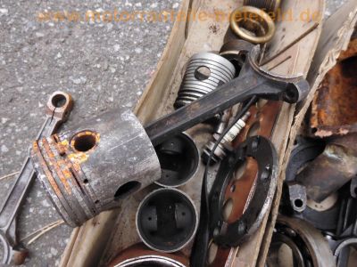 Motorteile-Mix_Oldtimer_Pleuel_Kolben_Ringe_Lager_etc__9.jpg