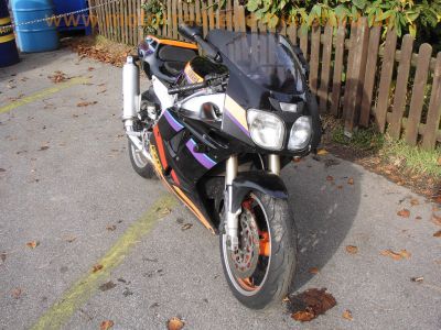 Yamaha_FZR_1000_3LE_EXUP_94_Fox_Eyes_6-Kolben-Bremse_Mono-Hoeckersitz_ABM-Rasten_Remus-Phoenix_Auspuff_-_wie_YZF_600_750_1000_R_71_.jpg