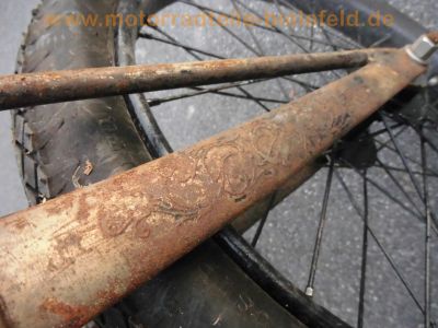 Oldtimer_Vorkriegs-Gabel_mit_seitlichen_Ornamenten_9_.jpg