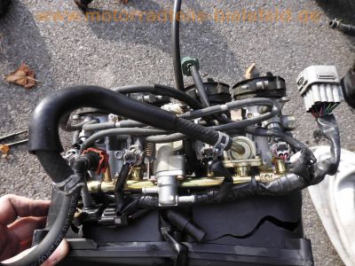 Yamaha_YZF-R1_RN12_EXUP_2005_grau_crash_YZF_1000_Motor_XN509E_33tkm_Ersatzteile_spare-parts_101_.jpg