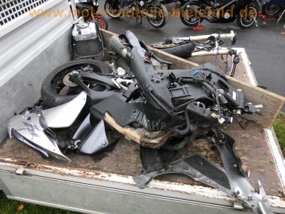 Yamaha_YZF-R1_RN12_grau_YZF_1000_crash_Totalschaden_3_.jpg