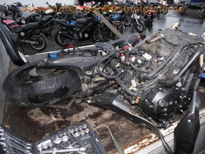 Yamaha_YZF-R1_RN12_grau_YZF_1000_crash_Totalschaden_9_.jpg