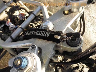 Yamaha_TRX_850_4UN_nackt_mit_AT-Motor_R1-Bremsanlage_Rahmen_Gabel_Räder_Cockpit_59.jpg