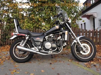 Honda_V45_US-Magna_VF_750_C_RC07_wie_RC09_schwarz_Scheibe_hohe_Sissy-Bar_kurze_Chrom-Fender_55.jpg