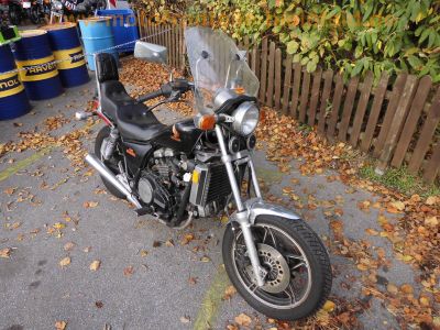 Honda_V45_US-Magna_VF_750_C_RC07_wie_RC09_schwarz_Scheibe_hohe_Sissy-Bar_kurze_Chrom-Fender_61.jpg