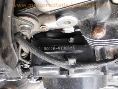 Honda_V45_US-Magna_VF_750_C_RC07_wie_RC09_schwarz_Scheibe_hohe_Sissy-Bar_kurze_Chrom-Fender_80.jpg