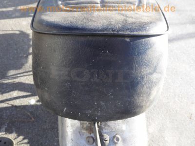 Honda_GL1000_LTD_rot_GL1_Goldwing_EZ1977_viel_Chrom_Extras_unverbastelt_29.jpg