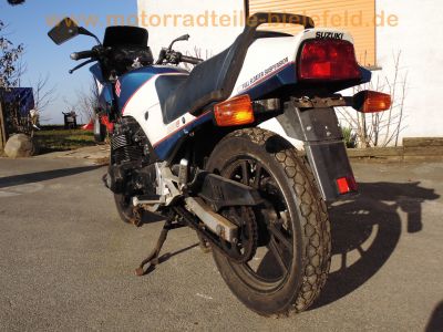 Suzuki_GSX_550_EF_Voll-Verkleidung_blau-weiss_GN71D_mit_4-1_Sport-Auspuff_motad_n-eta_e1_N5SF_-_wie_GSX_400_550_E_ES_20.jpg