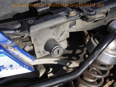 Yamaha_XJ_900_4BB_blau-weiss_Sturz_4-1_Auspuff_-_wie_XJ_650_700_750_F_31A_58L_3NG_2HL_4K0_41Y_11M_24.jpg