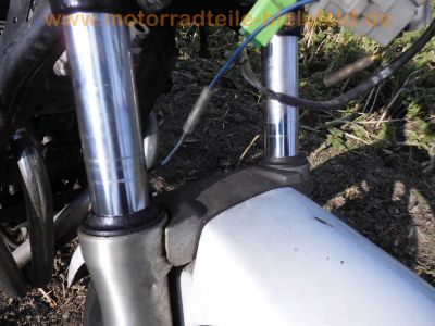 Yamaha_XJ_900_4BB_blau-weiss_Sturz_4-1_Auspuff_-_wie_XJ_650_700_750_F_31A_58L_3NG_2HL_4K0_41Y_11M_37.jpg