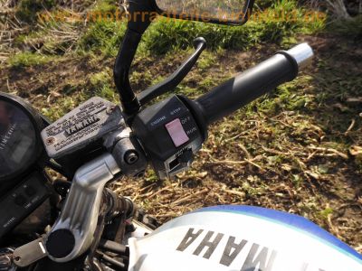 Yamaha_XJ_900_4BB_blau-weiss_Sturz_4-1_Auspuff_-_wie_XJ_650_700_750_F_31A_58L_3NG_2HL_4K0_41Y_11M_45.jpg