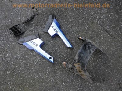 Yamaha_XJ_900_4BB_blau-weiss_Sturz_4-1_Auspuff_-_wie_XJ_650_700_750_F_31A_58L_3NG_2HL_4K0_41Y_11M_47.jpg