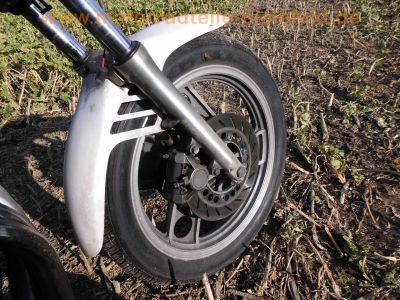 Yamaha_XJ_900_4BB_blau-weiss_Sturz_4-1_Auspuff_-_wie_XJ_650_700_750_F_31A_58L_3NG_2HL_4K0_41Y_11M_53.jpg