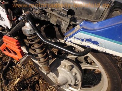 Yamaha_XJ_900_4BB_blau-weiss_Sturz_4-1_Auspuff_-_wie_XJ_650_700_750_F_31A_58L_3NG_2HL_4K0_41Y_11M_74.jpg