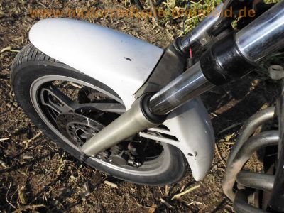 Yamaha_XJ_900_4BB_blau-weiss_Sturz_4-1_Auspuff_-_wie_XJ_650_700_750_F_31A_58L_3NG_2HL_4K0_41Y_11M_88.jpg