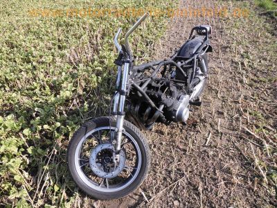 Suzuki_GS_850_G_GS72AD_nackt_Kardan_BSM_4-1_Auspuff_e4_78-1015-91004_-_wie_GS_650_750_1000_1100_E_G_6.jpg