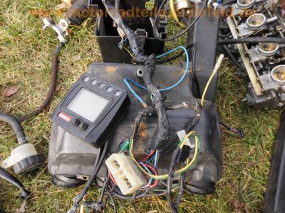 Yamaha_FJ1200_3CW_EZ88_Streetfighter-Projekt_Sturzbuegel_KOSO_-_wie_FJ_1100_47E_1XJ_3YA_11.jpg