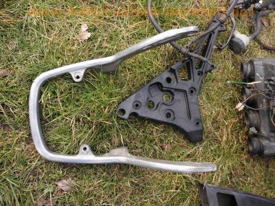 Yamaha_FJ1200_3CW_EZ88_Streetfighter-Projekt_Sturzbuegel_KOSO_-_wie_FJ_1100_47E_1XJ_3YA_16.jpg