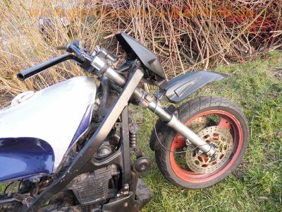 Yamaha_FJ1200_3CW_EZ88_Streetfighter-Projekt_Sturzbuegel_KOSO_-_wie_FJ_1100_47E_1XJ_3YA_94.jpg