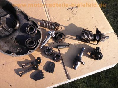 Zuendapp_DB_200_Motorteile_Ersatzteile_engine_parts__-_wie_DB_DBK_200_201_202_203_205_75.jpg