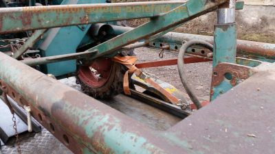 Schneider_Geraetetraeger_GT40_Lombardini-Motor_LDAL673_3-Zylinder_Diesel_mit_Verdeck_wie_GT20_GT27_GT50_Fendt_Deutz_40.jpg