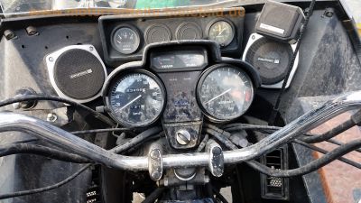 Honda_GL_1100_SC02_schwarz_Verkleidung_Koffer_Sturzbuegel_JAMA_Edelstahl-Auspuff_Radio_Highway-Bars_-_wie_GL1000_GL1_GL2_37.jpg