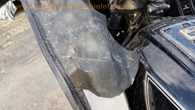 Honda_GL_1100_SC02_schwarz_Verkleidung_Koffer_Sturzbuegel_JAMA_Edelstahl-Auspuff_Radio_Highway-Bars_-_wie_GL1000_GL1_GL2_41.jpg