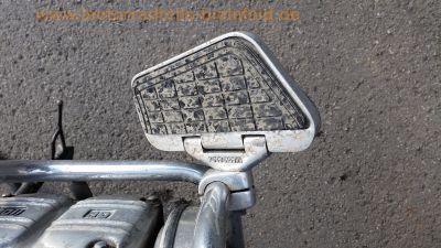 Honda_GL_1100_SC02_schwarz_Verkleidung_Koffer_Sturzbuegel_JAMA_Edelstahl-Auspuff_Radio_Highway-Bars_-_wie_GL1000_GL1_GL2_44.jpg