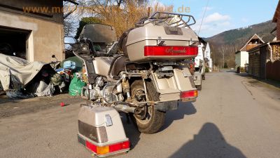 Honda_GL_1200_ASPENCADE_SC14_GOLDWING_weiss,_Koffer,_Radio_-_wie_Interstate_26.jpg