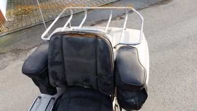 Honda_GL_1200_ASPENCADE_SC14_GOLDWING_weiss,_Koffer,_Radio_-_wie_Interstate_41.jpg