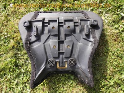 Aprilia_RSV_1000_Mille_RP_2003_Ersatzteile_spares_spare-parts_-_wie_Aprilia_RST_1000_Futura_Tuono_Falco_179.jpg