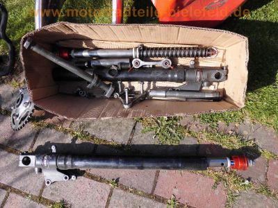 Aprilia_RSV_1000_Mille_RP_2003_Ersatzteile_spares_spare-parts_-_wie_Aprilia_RST_1000_Futura_Tuono_Falco_48.jpg
