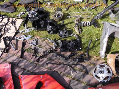Aprilia_RSV_1000_Mille_RP_2003_Ersatzteile_spares_spare-parts_-_wie_Aprilia_RST_1000_Futura_Tuono_Falco_9.jpg
