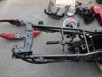 Kawasaki_ZR7S_ZR750F_Ersatzteile_Rahmen_Motorteile_Gabel_Vergaser_-_wie_ZR_550_750_Zephyr_44.jpg