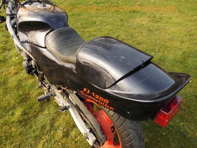 Yamaha_FJ1200_3CW_Superbike-Heck_mit_Sozius-Abdeckung_von_Wagner_Kunststofftechnik_DEVIL_4-1_Auspuff_-_wie_FJ_1100_47E_1XJ_3YA_84.jpg