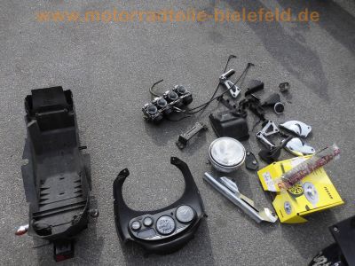Suzuki_GSF_1200_Bandit_GV75A_Ersatzteile_Vergaser_Verkleidung_Instrumente_Tacho_4.jpg