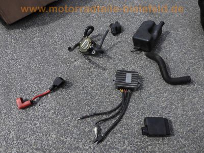Ducati_Monster_M_600_Ersatzteile_spares_spare-parts_Gabel_Auspuff_Rastenanlagen_Airbox_Elektrik_-_wie_Ducati_600_750_900_SS_M_103.jpg