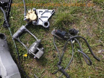 Honda_VTR_1000_SP-1_SC45_Ersatzteile_spare-parts-_wie_SP-2_SC51_RVT_1000_R_19.jpg